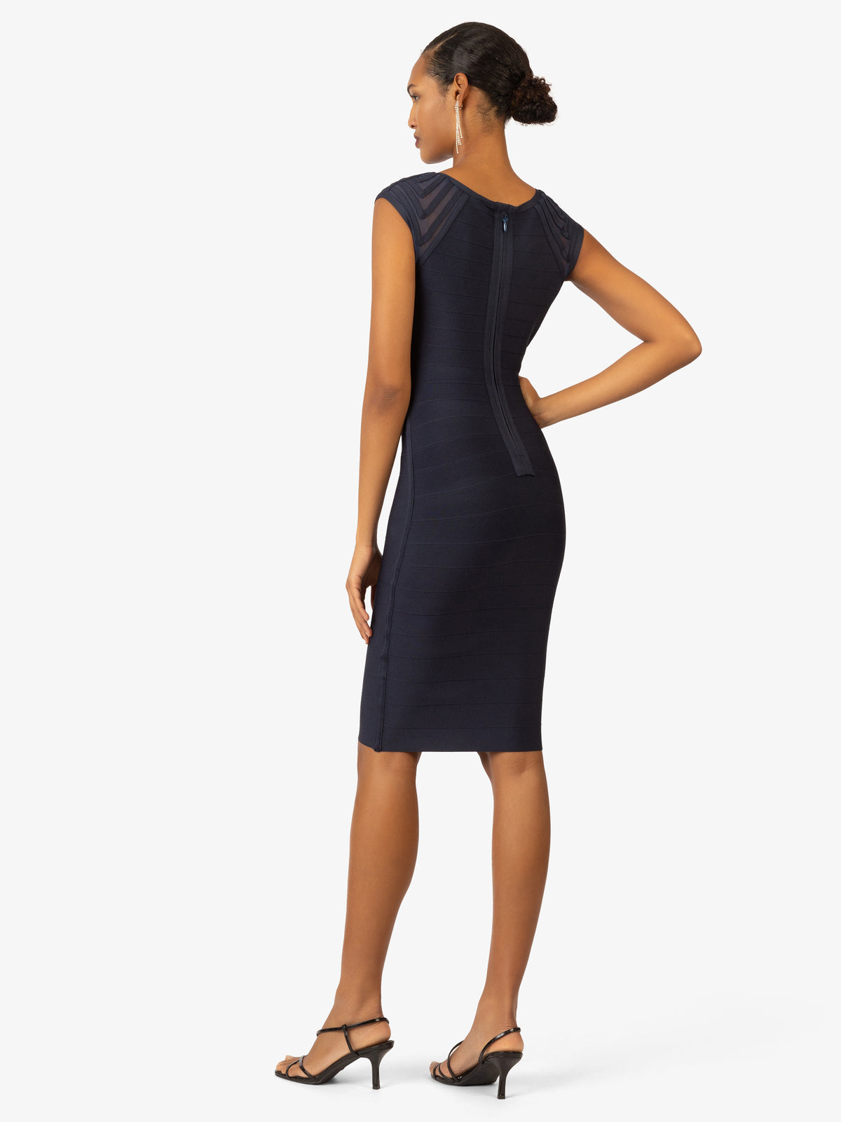 Model_Back;26371