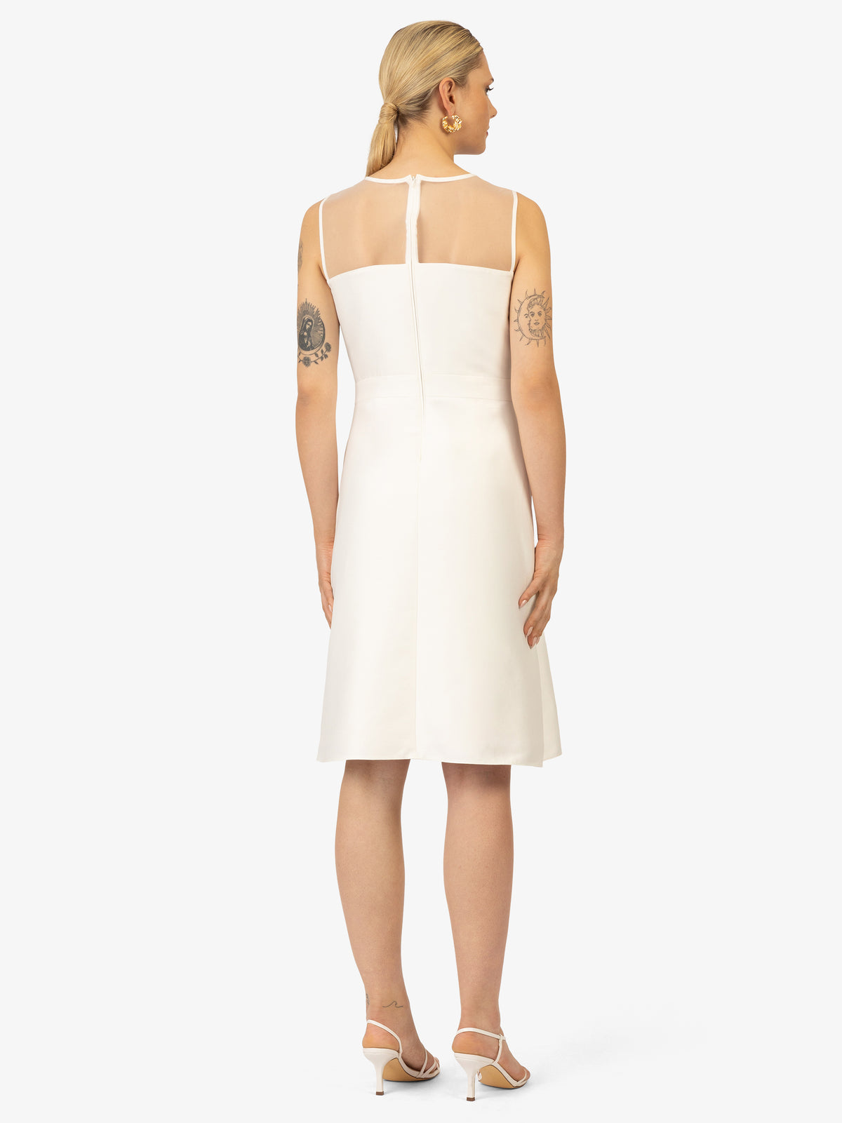 Model_Back;63990