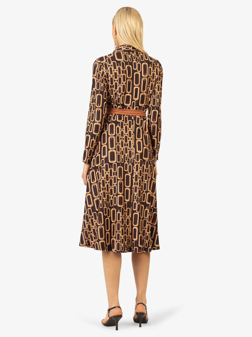 Model_Back;24650
