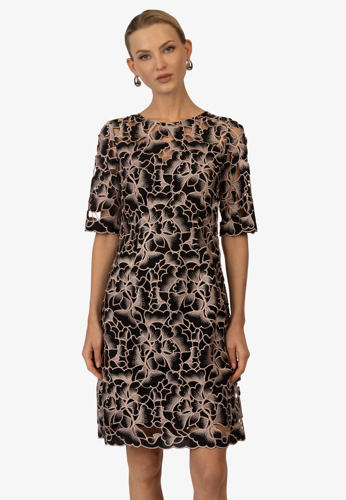 KRAIMOD Cocktailkleid mit floraler Spitze und A-Linienform | schwarz-pink