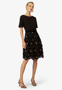 KRAIMOD Cocktailkleid mit Samttaille und 3D-Blütenspitze | schwarz-nude