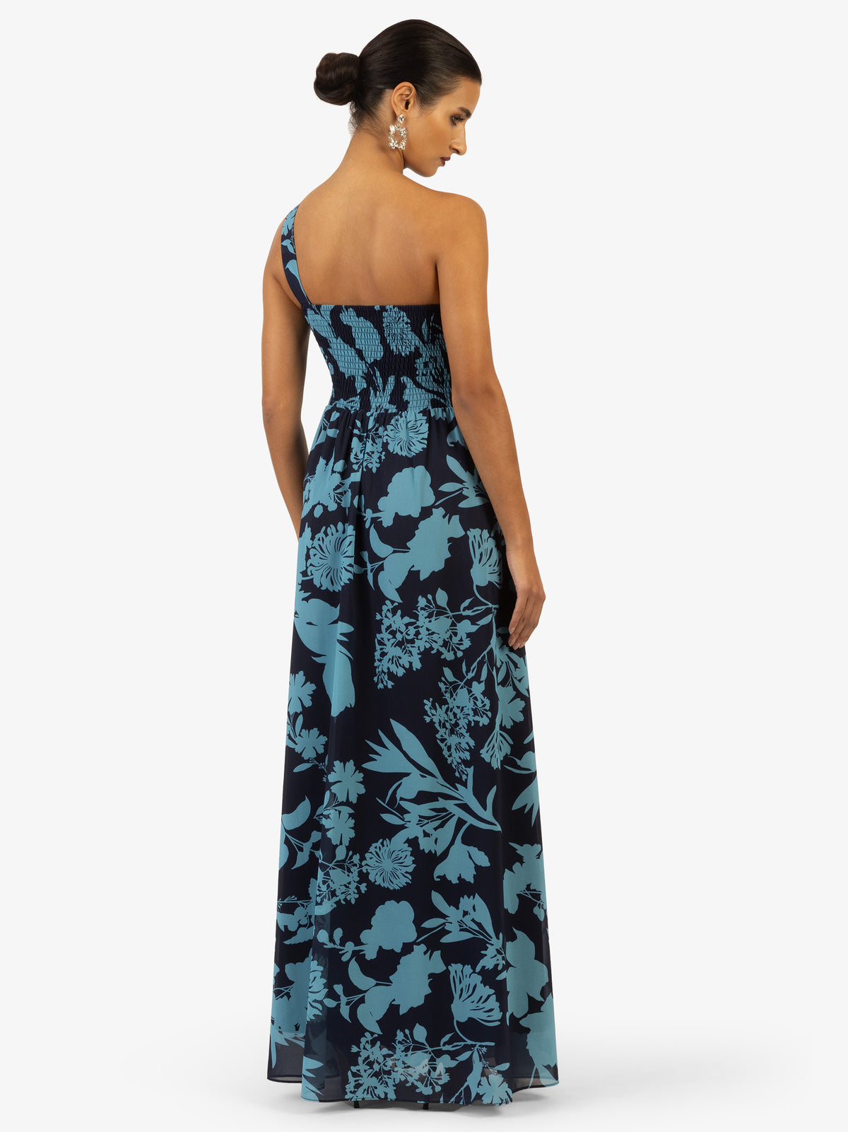 Model_Back;37822
