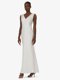 KRAIMOD Abendkleid mit V-Ausschnitt und Ornamentspitze | weiss