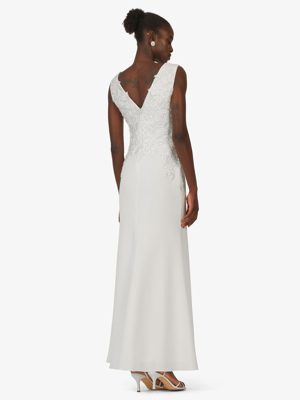 Model_Back;51352
