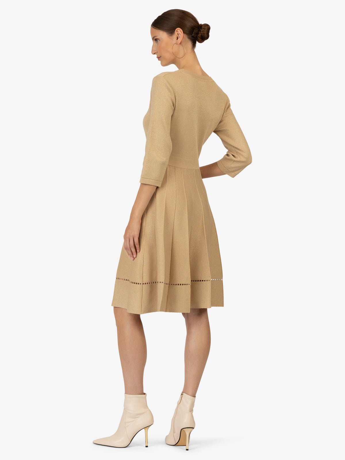 Model_Back;61143