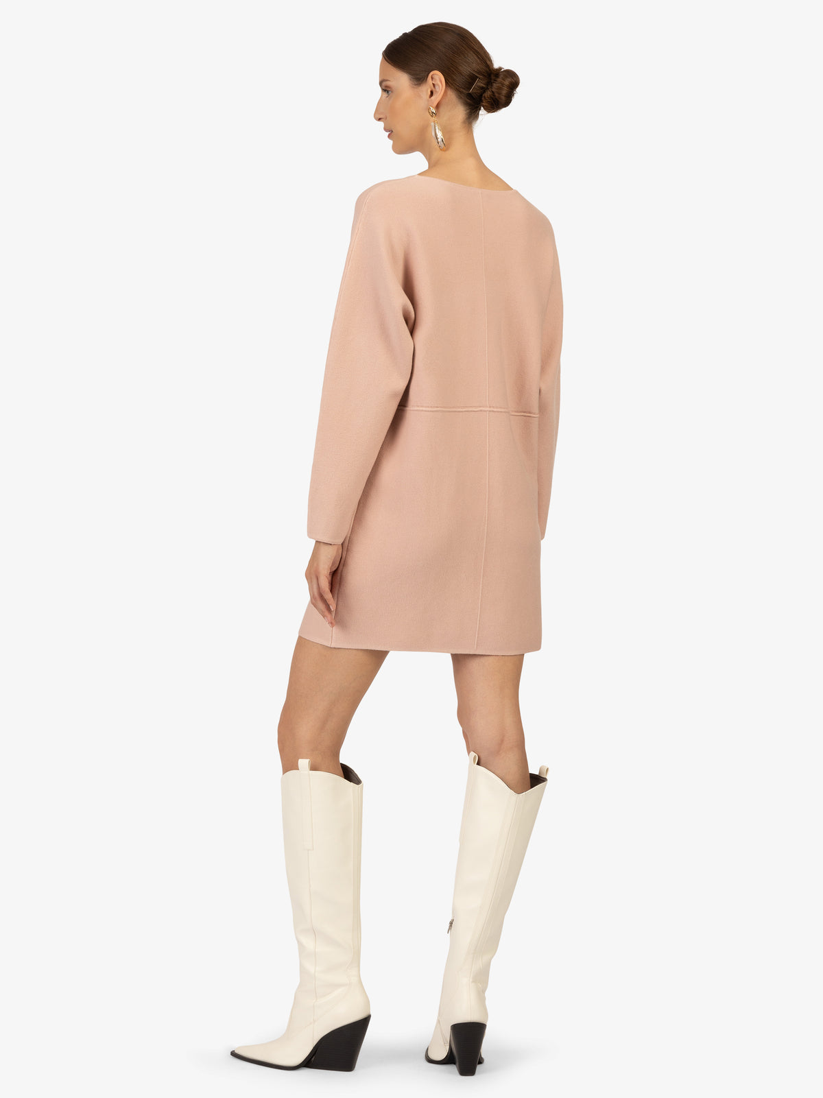Model_Back;22872