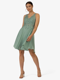 KRAIMOD Cocktailkleid aus Chiffon, Mesh und Spitze | hellgrün