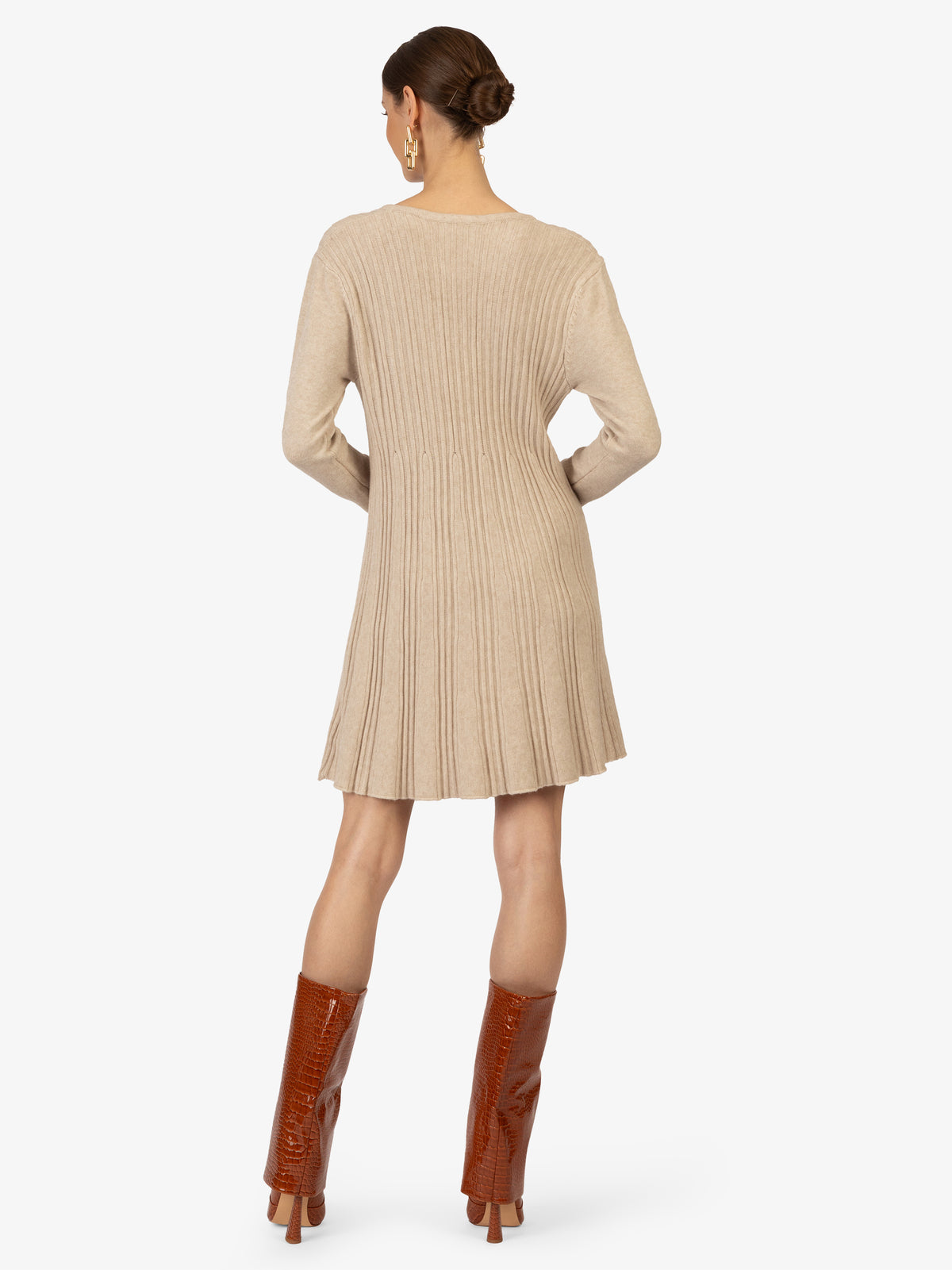 Model_Back;36834