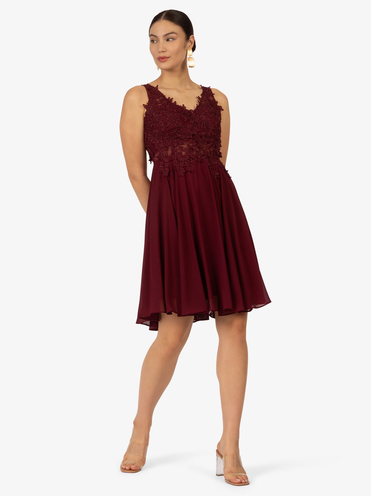 KRAIMOD Cocktailkleid aus Chiffon, Mesh und Spitze | bordeaux