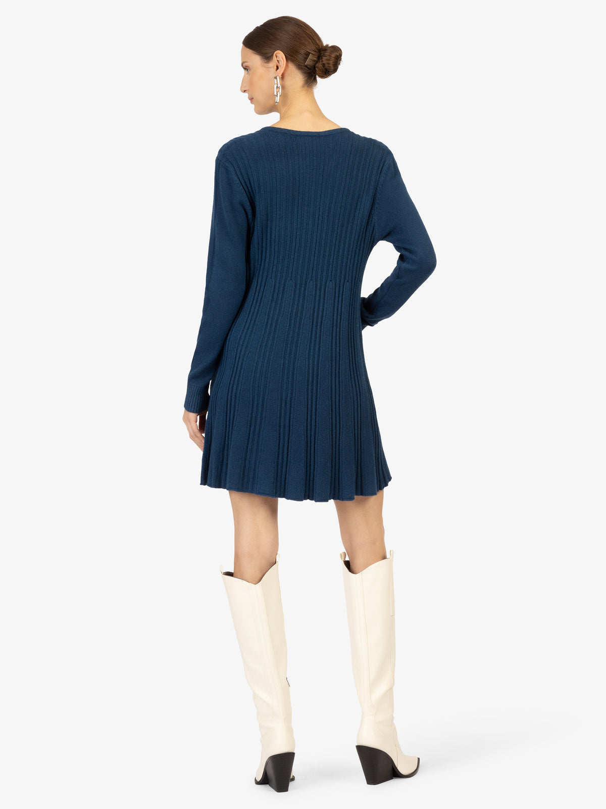 Model_Back;28888