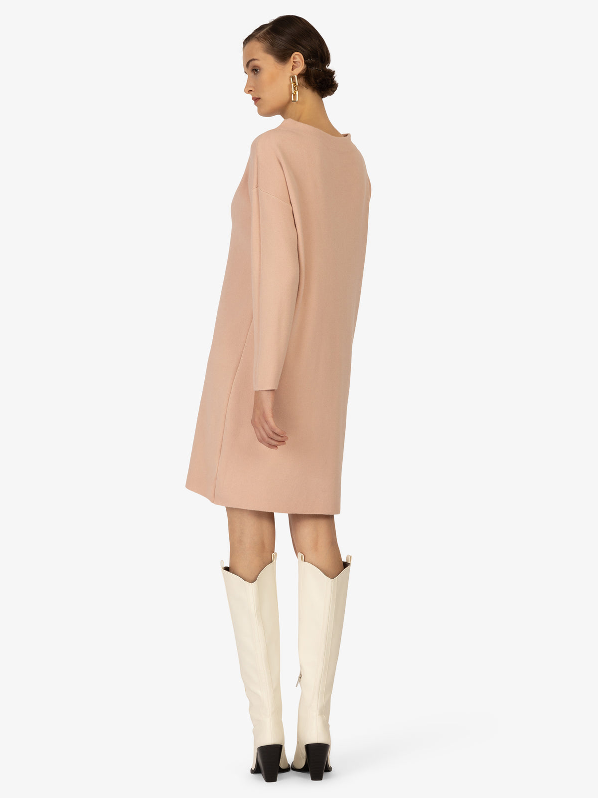 Model_Back;23042