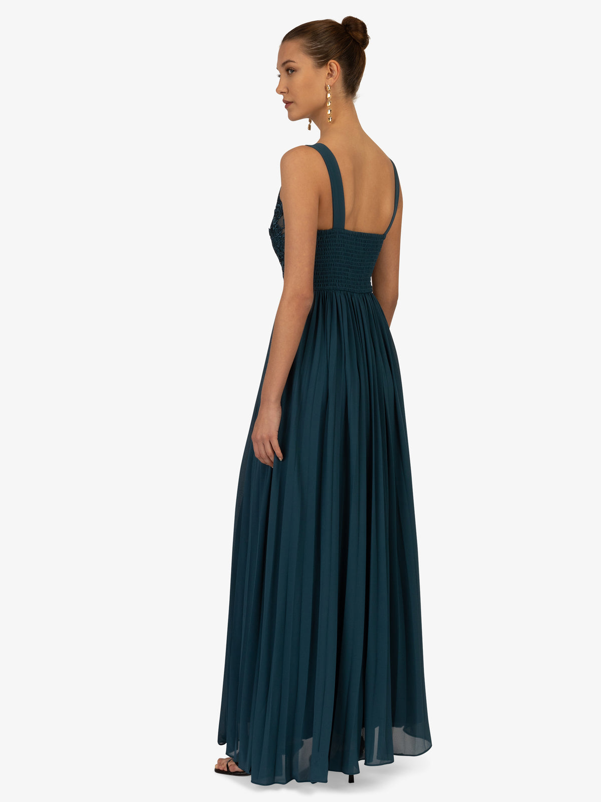 Model_Back;32222
