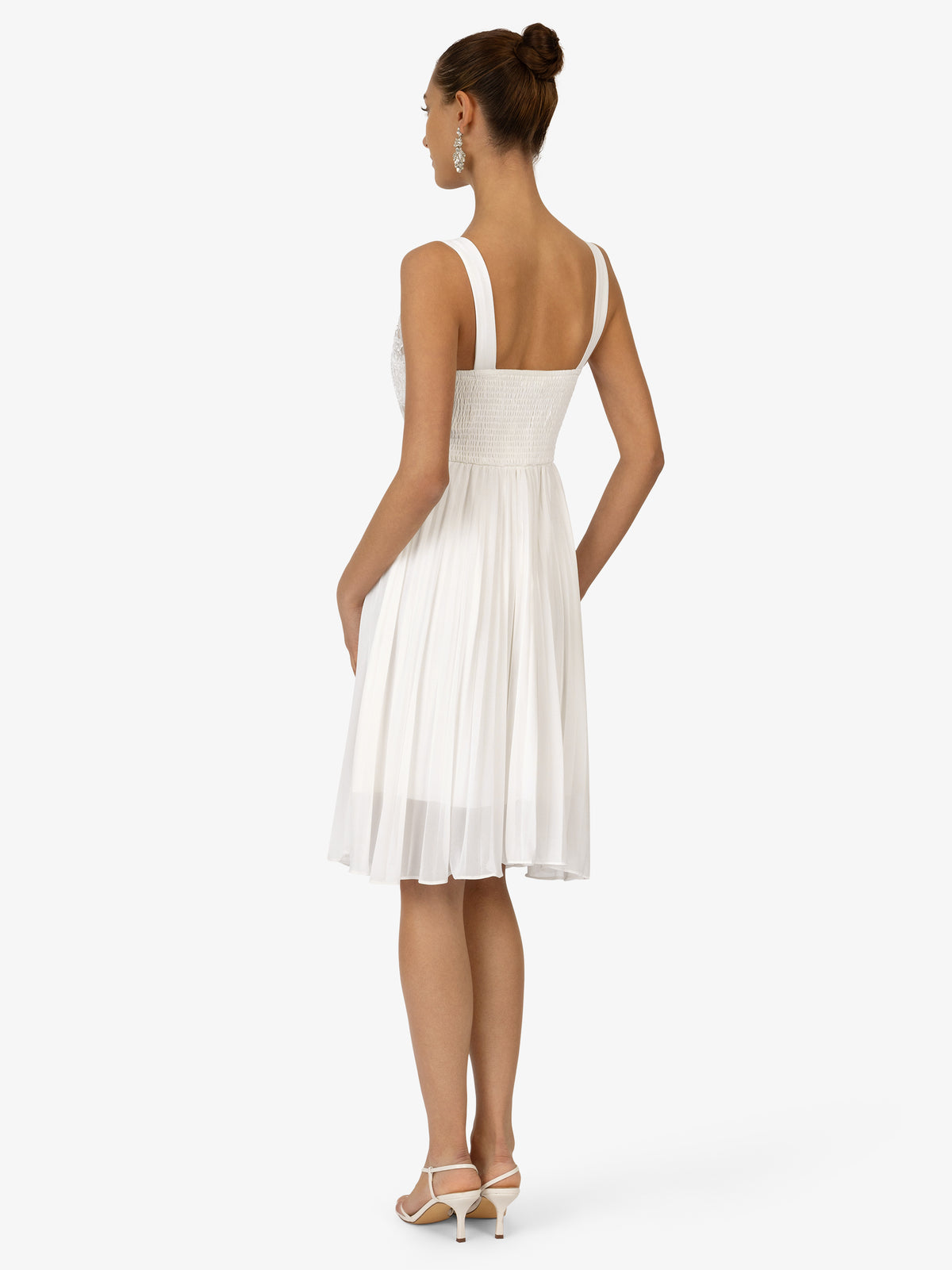 Model_Back;42335
