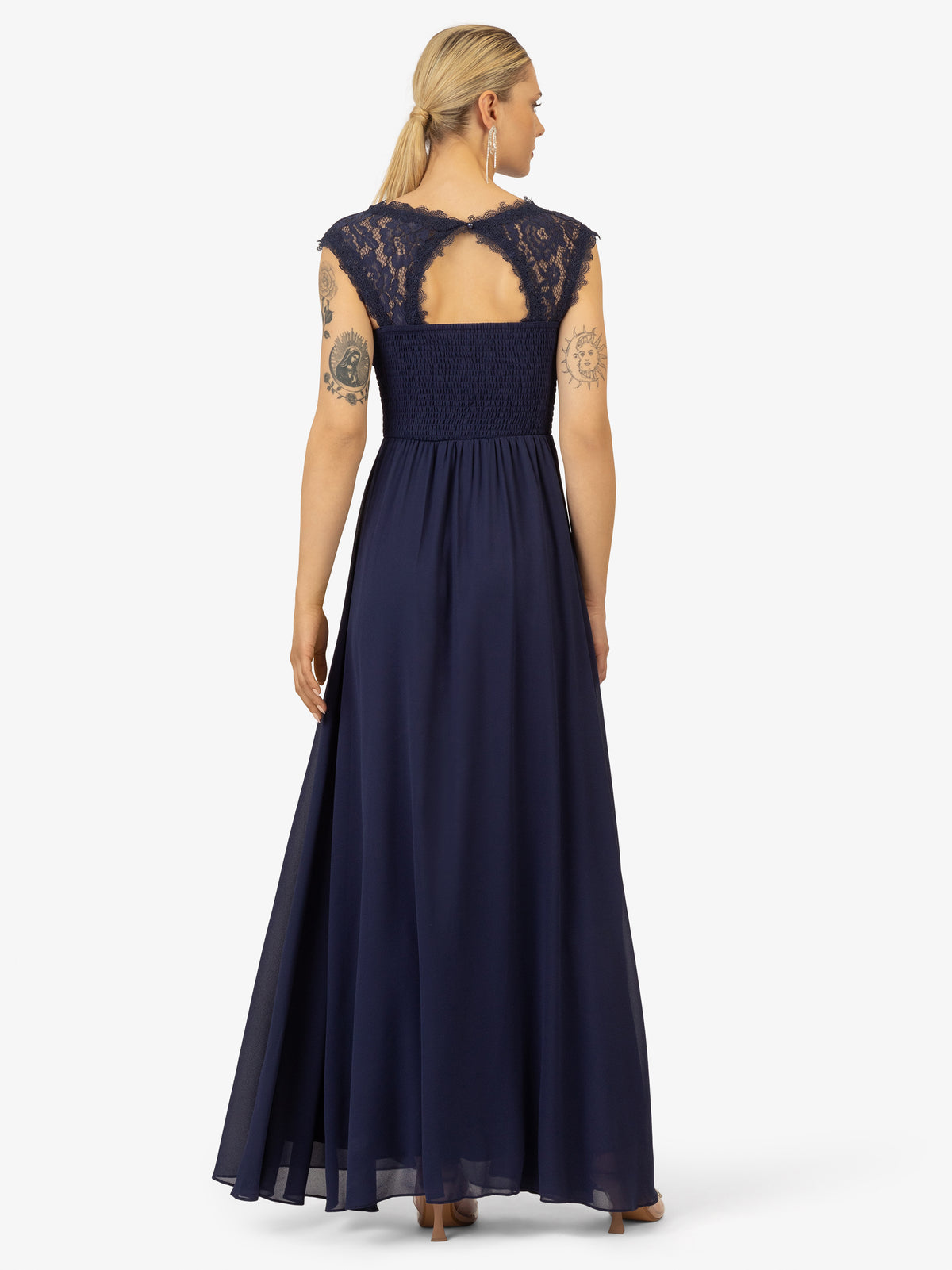 Model_Back;43248