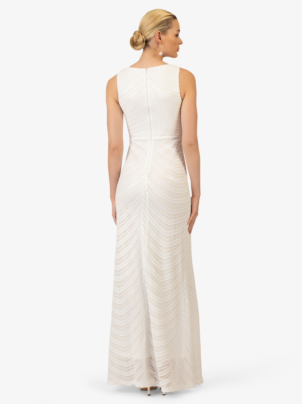 Model_Back;60134