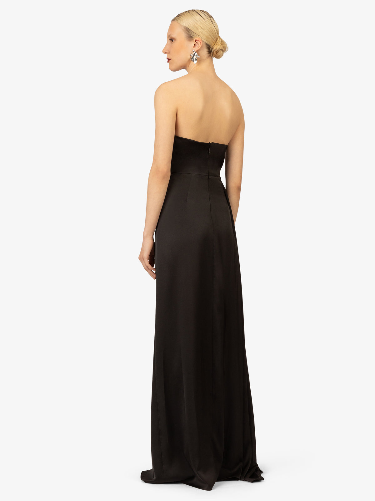 Model_Back;26214